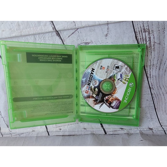 Madden NFL 15 Xbox One Game - Picture 3 of 3